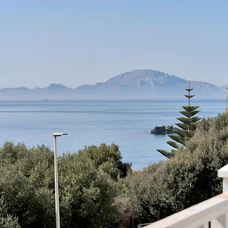 Increible De Madera Con Vistas Al Mar *