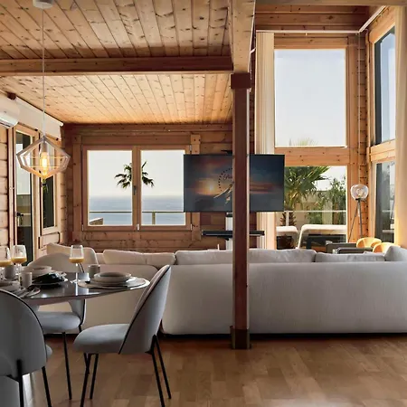 Increible De Madera Con Vistas Al Mar 阿尔赫西拉斯